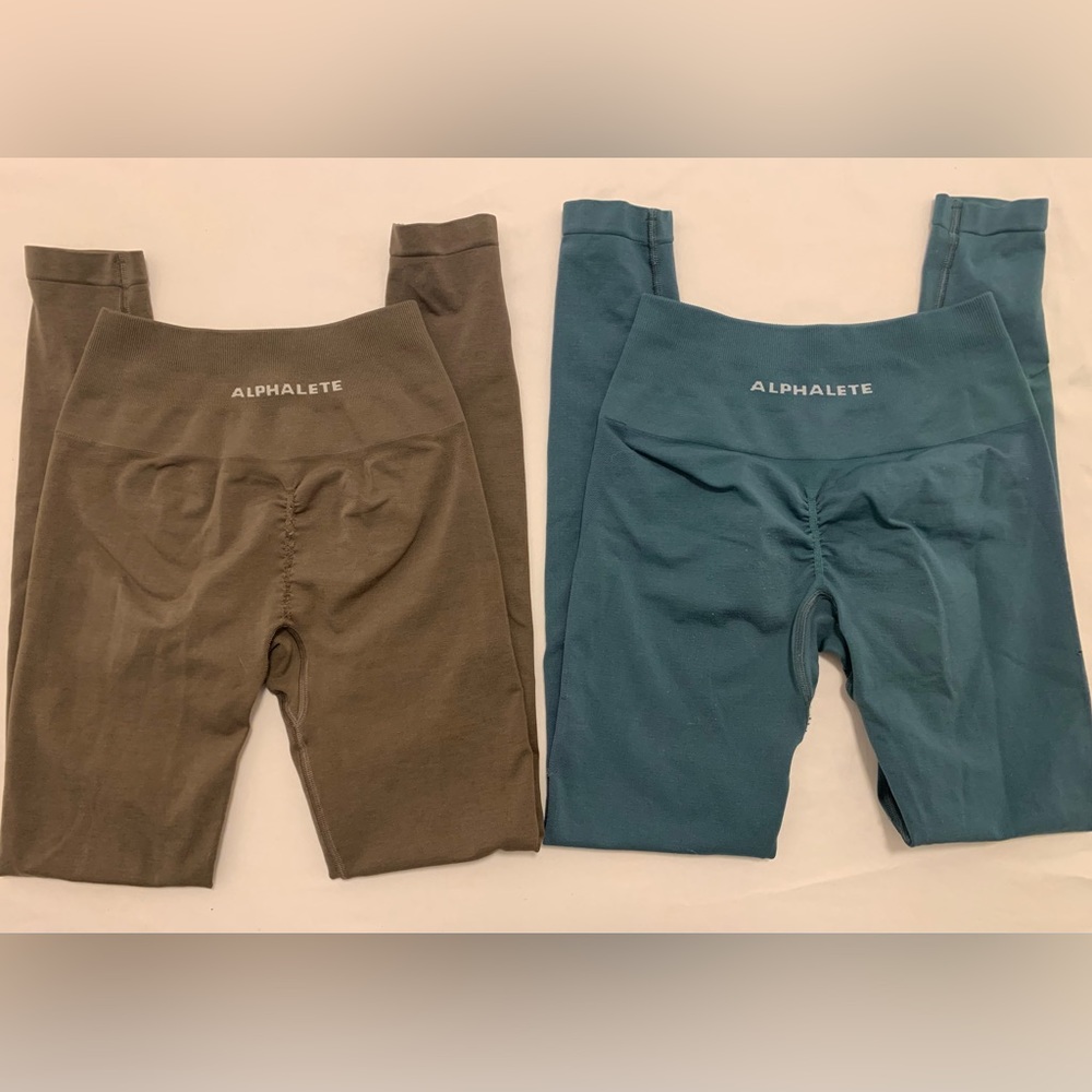 2 Pairs - Alphalete Amplify Leggings (READ DESCRIPTION)